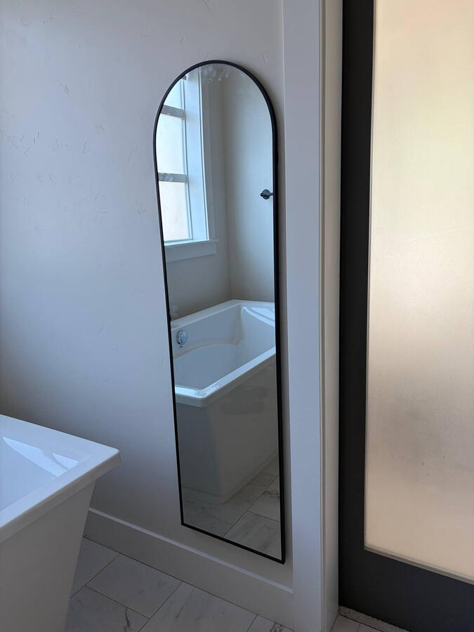 Mirror mounting Mirror mounting